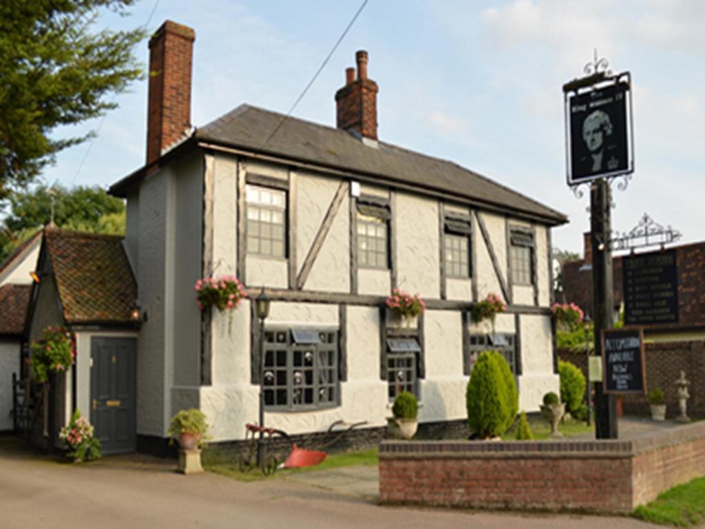 The King William IV Bed and Breakfast Royston Exteriör bild